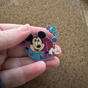 Mickey Mouse and Friends ''Best Day Ever'' Mystery Pin Mickey – Disney  2025